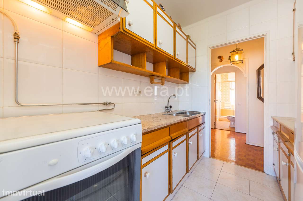 Apartamento T3 - Sto. António dos Cavaleiros - Grande imagem: 4/28