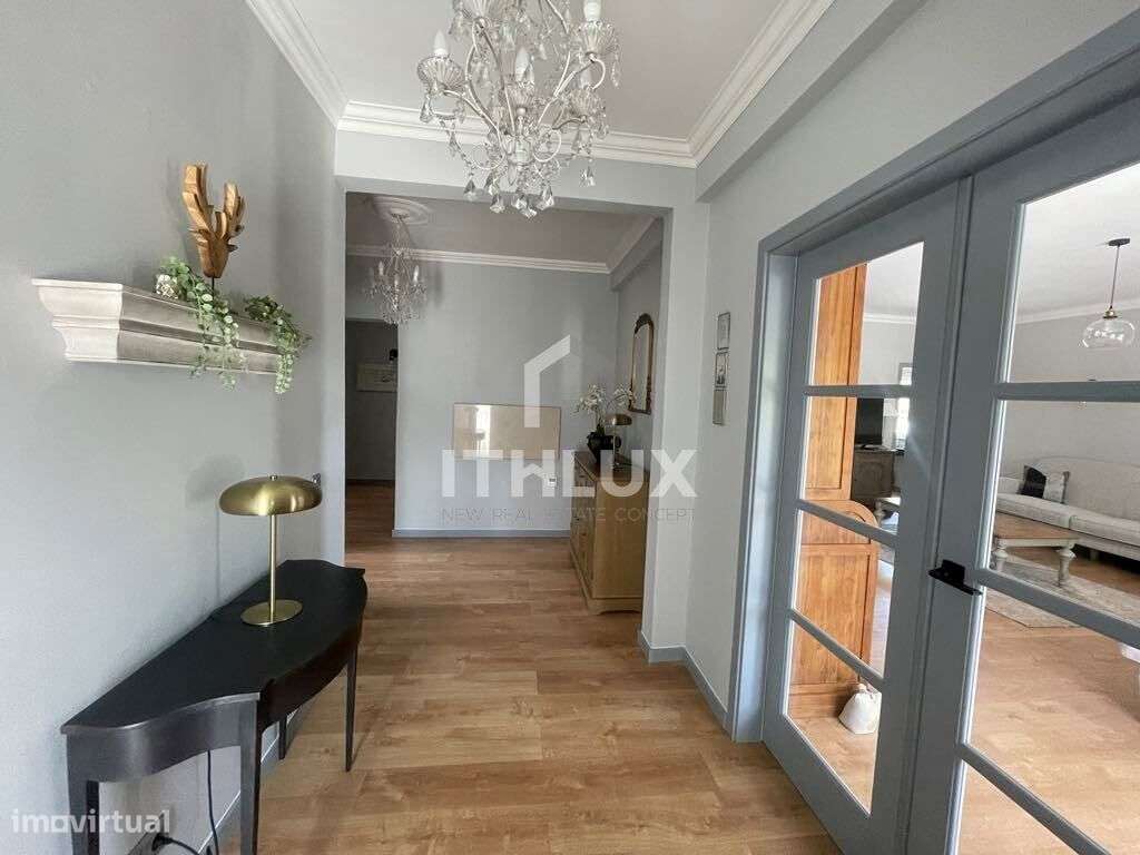 Villa de luxo impecavelmente apresentada com piscina e jardins em Tavi-5