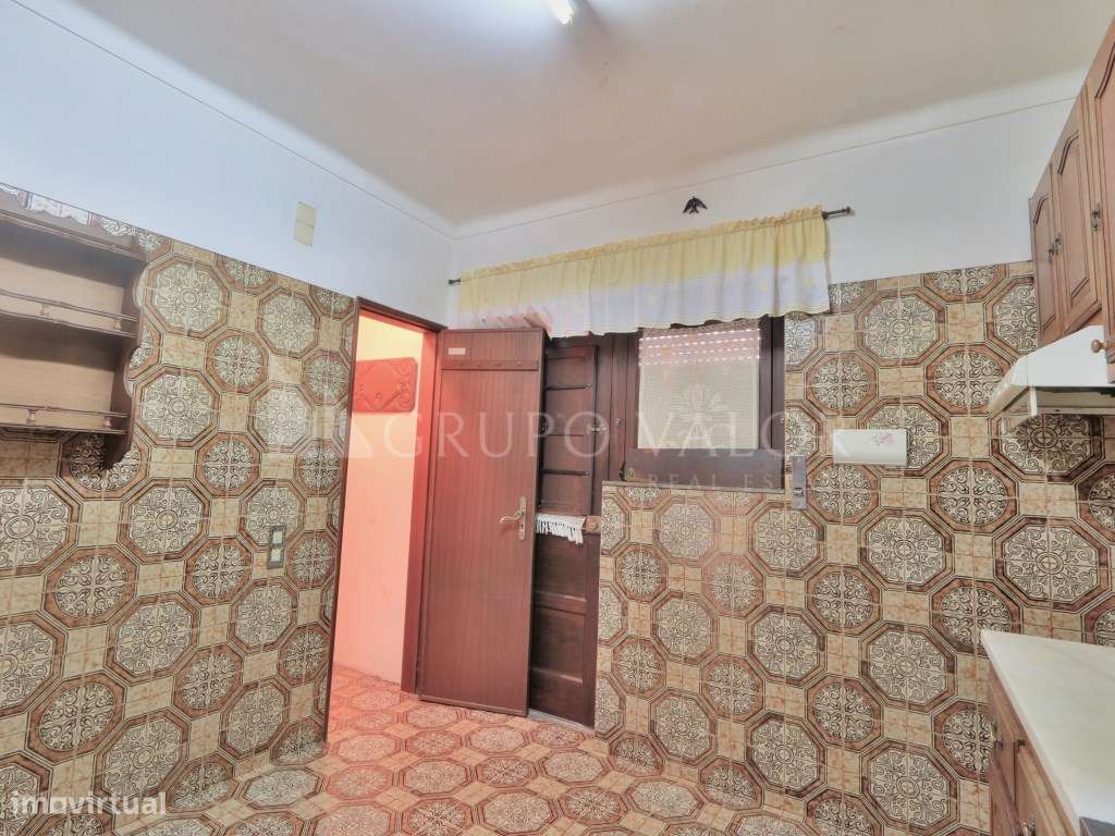 Moradia Isolada T4+2 com Garagem em Mem Martins-26