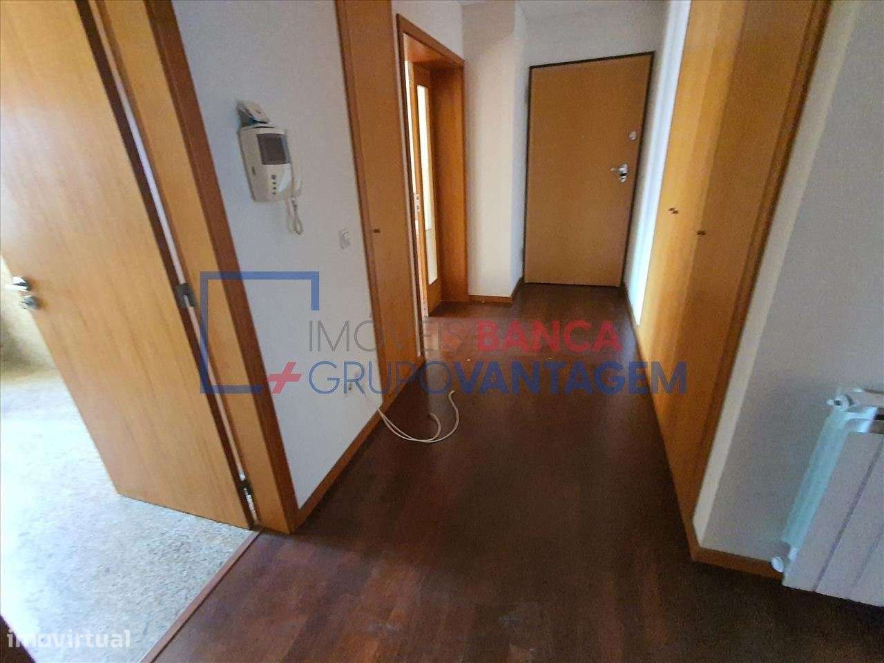 Apartamento T4 com arrumos e garagem - Grande imagem: 5/22