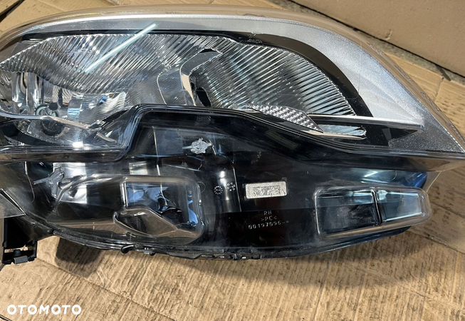 Peugeot OE 9808572680 lampa - 4