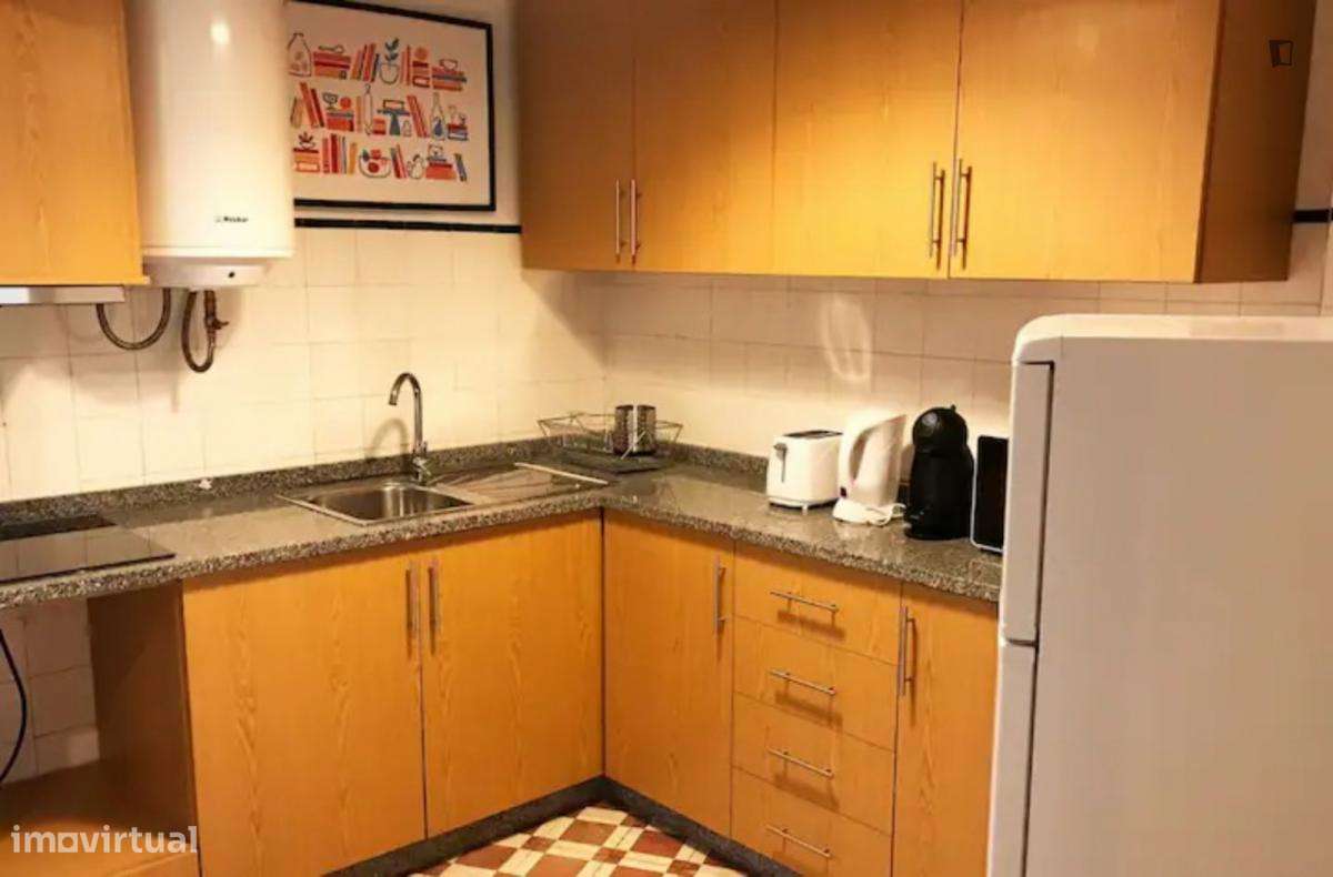 Quarto - localizado em Cedofeita Porto - Grande imagem: 5/10