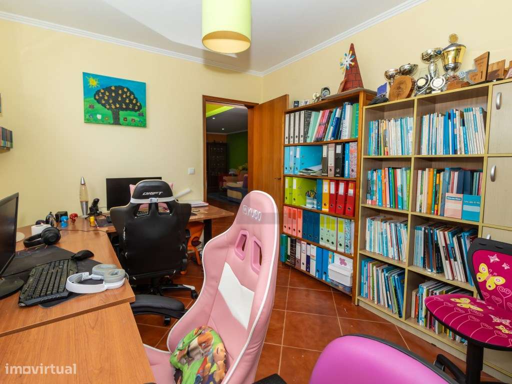 Moradia V4+1 próximo do Parque Urbano, São Pedro, Ponta Delgada-14