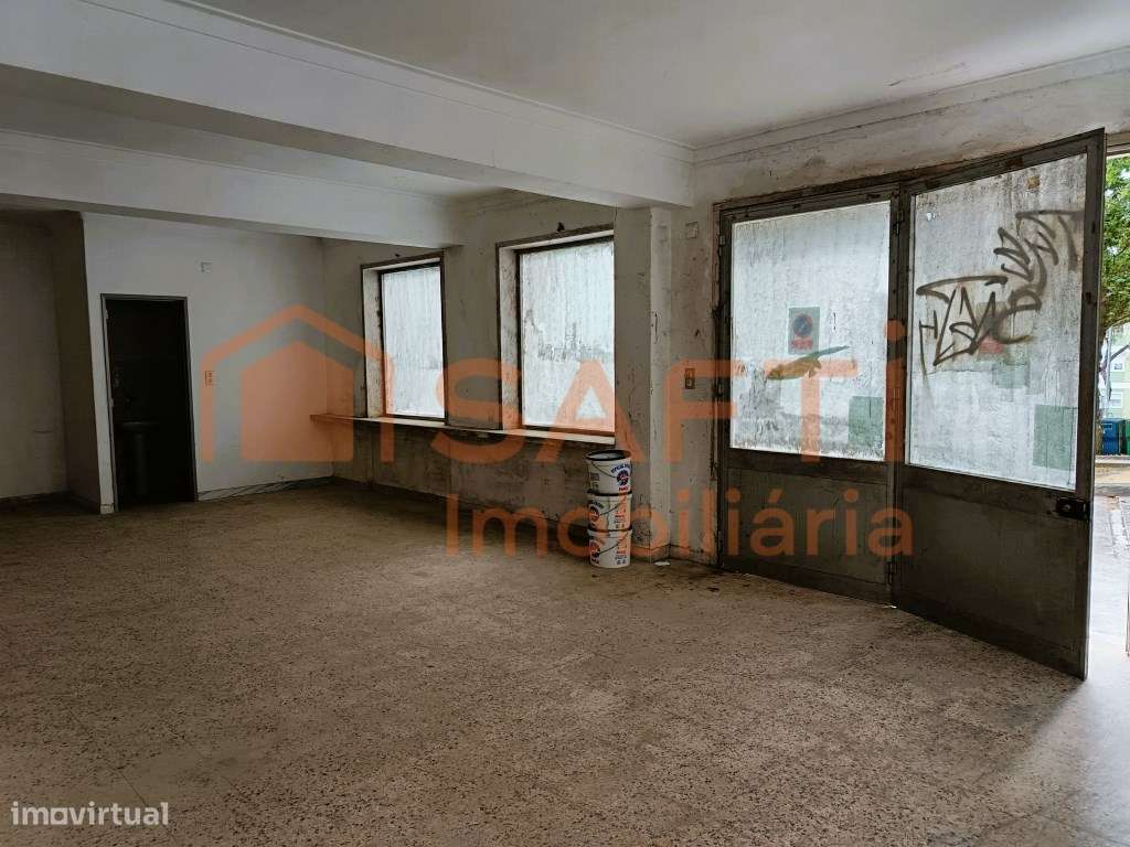 Arrendamento de espaço loja/ armazém de 210 m2 em Agualva - Cacém. - Grande imagem: 4/17