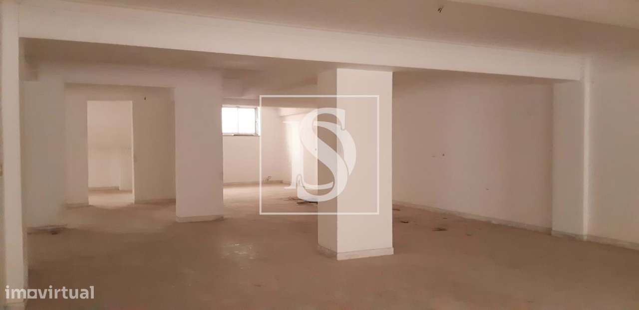 Espaço destinado a comércio ou armazém em Agualva-Cacém-9