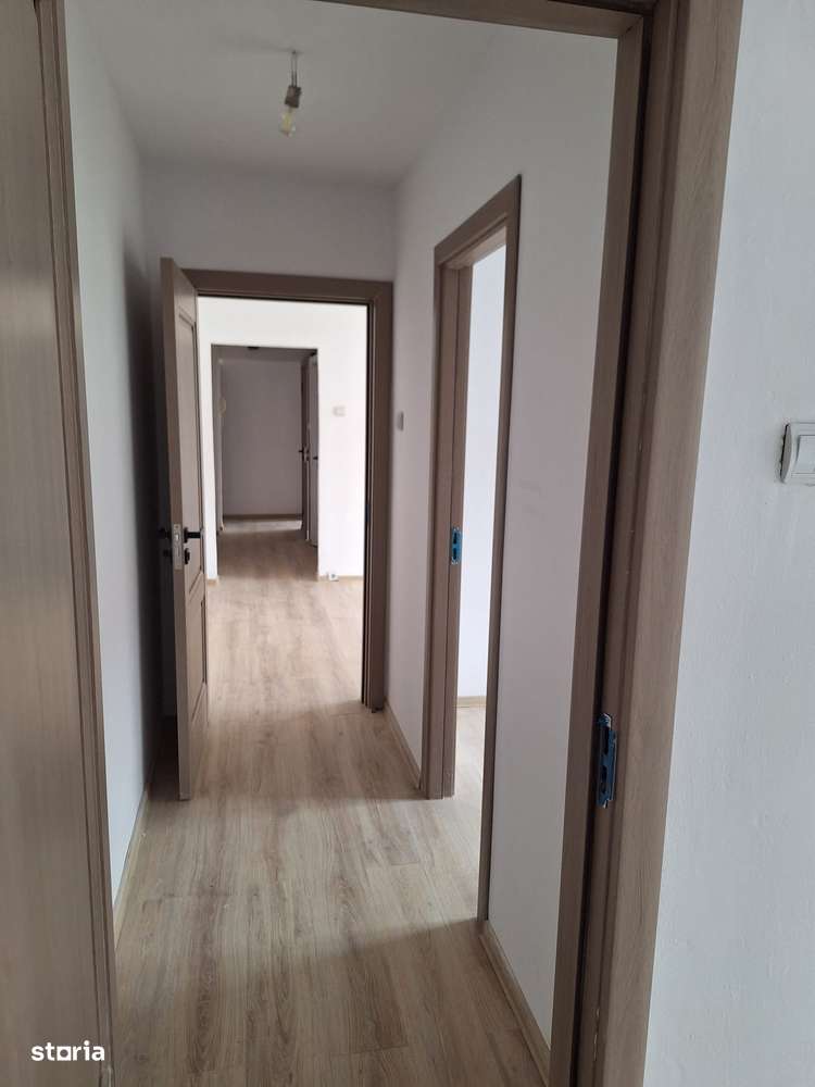 Apartament cu 4 camere, balcon, în Circumvalatiunii ... 99.900 euro-9