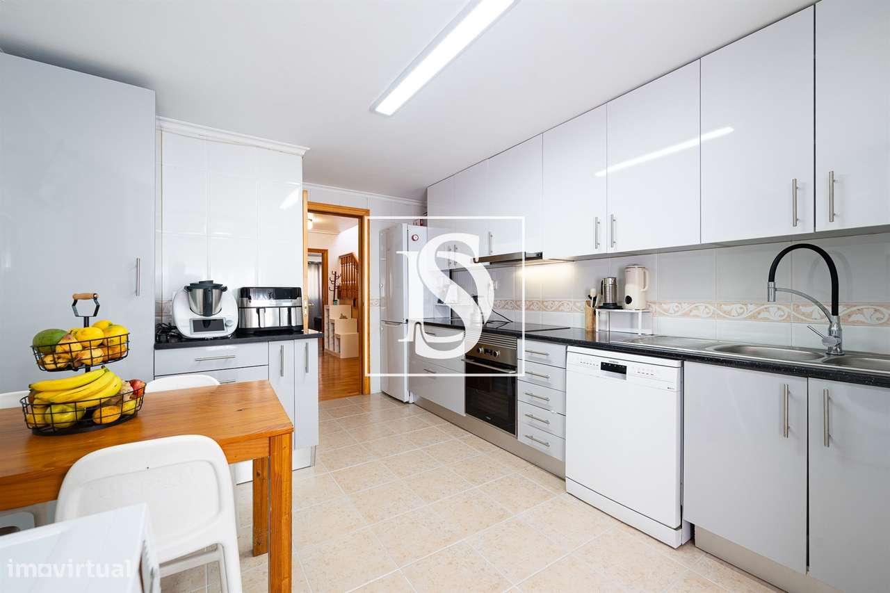 MAGNIFICO T4 DUPLEX URBANIZAÇÃO FONTE DA PRATA-8