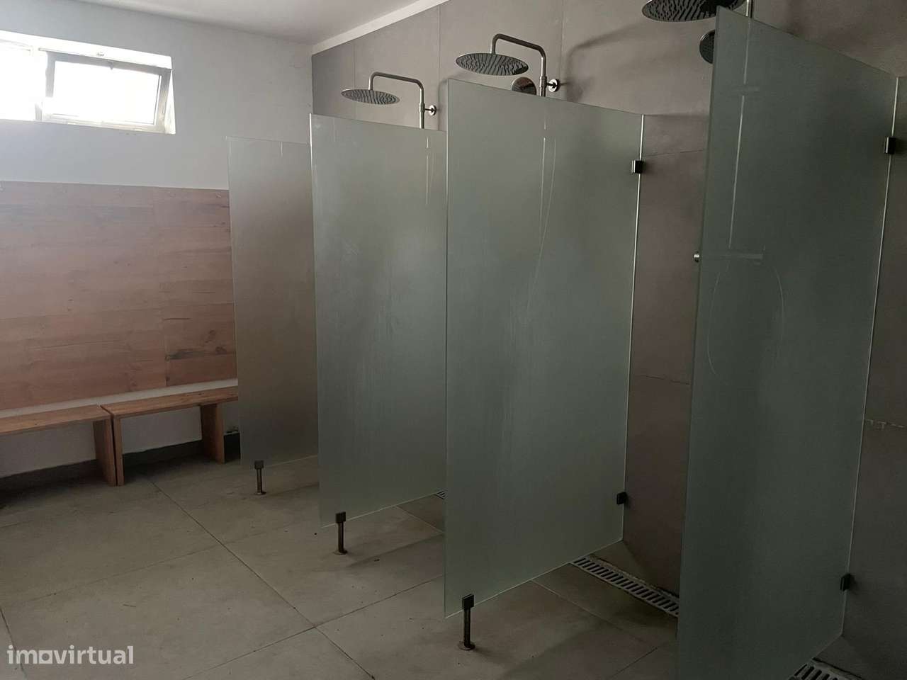 Armazém com Campos de Padel para Arrendamento – Excelente Oportunidade - Grande imagem: 5/11