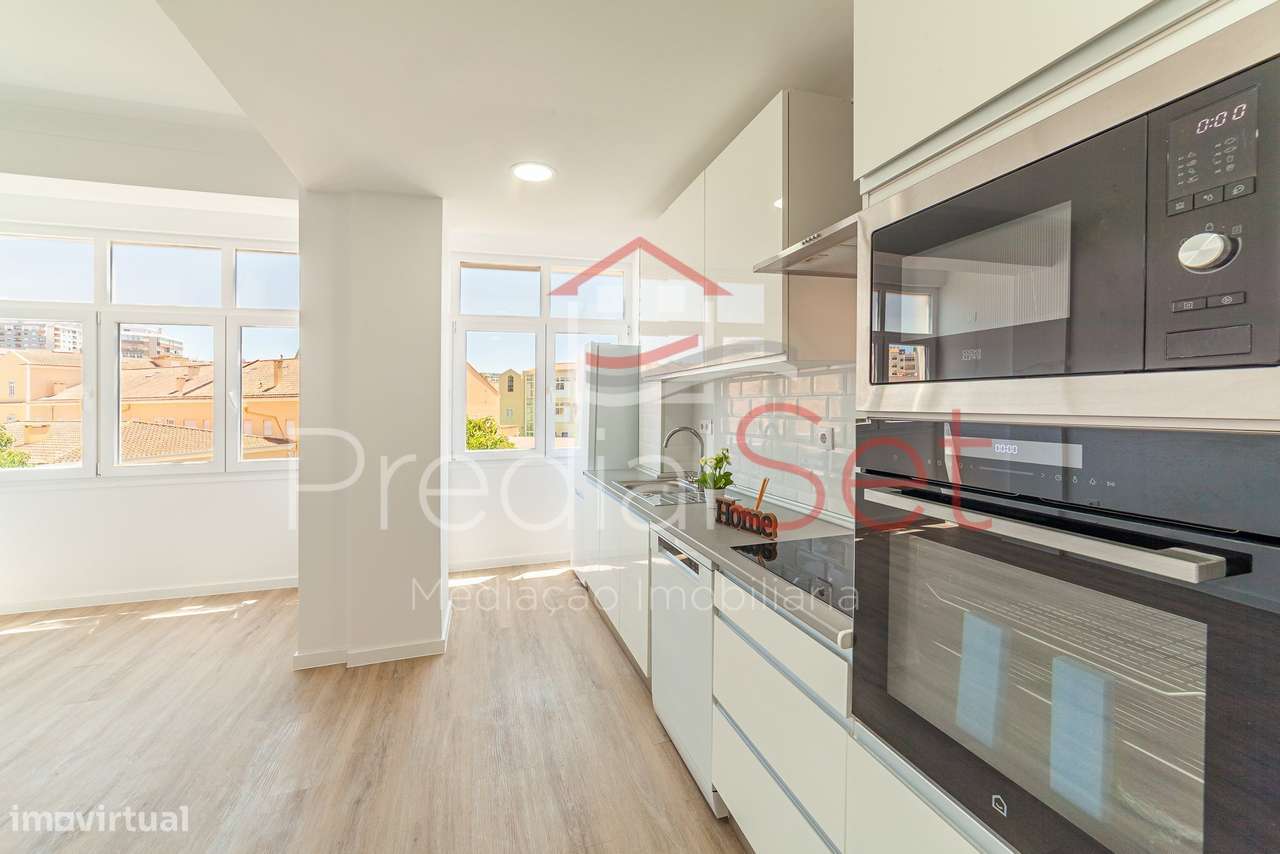 Apartamento T2 totalmente Remodelado - Praça do Brasil-Setúbal - Grande imagem: 5/36