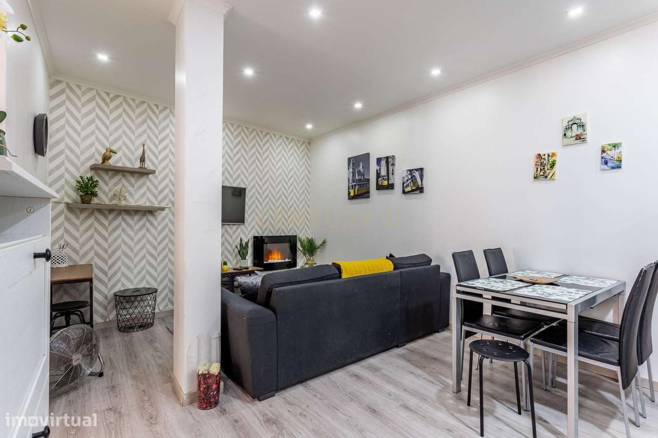 T2 Totalmente Remodelado em São Vicente – Modernidade no Coração de Li - Grande imagem: 4/17