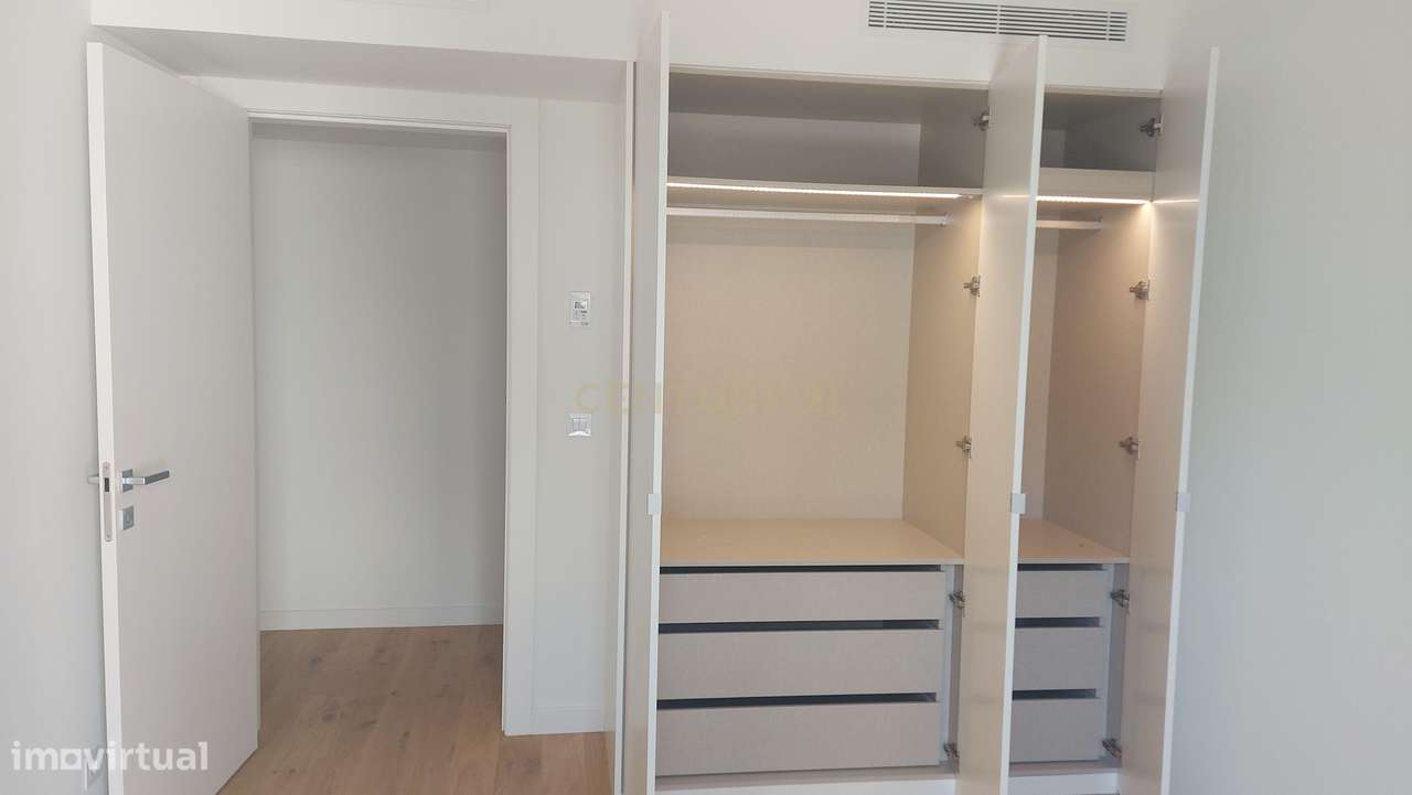 Excelente Apartamento T2 bastante Central no Areeiro com Jardim Privat-28