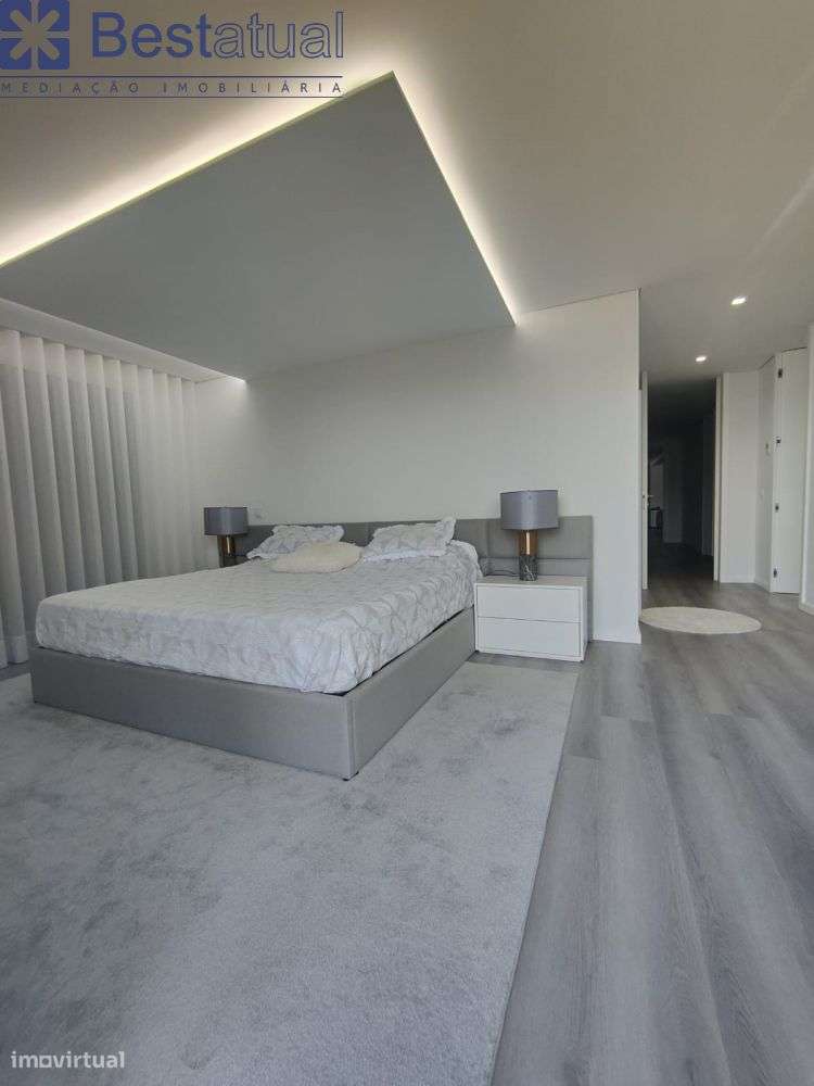 Moradia T 3 -4 frentes- de Luxo c/Piscina - Sande São Lourenço-38