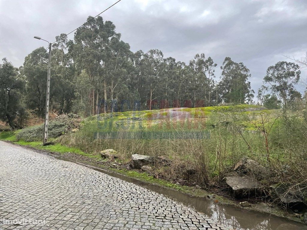 Terreno com projeto aprovado em Lama - Santo Tirso