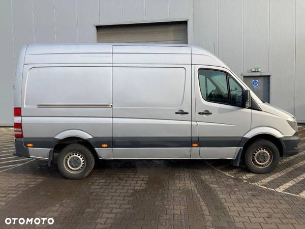 Mercedes-Benz Sprinter - 12