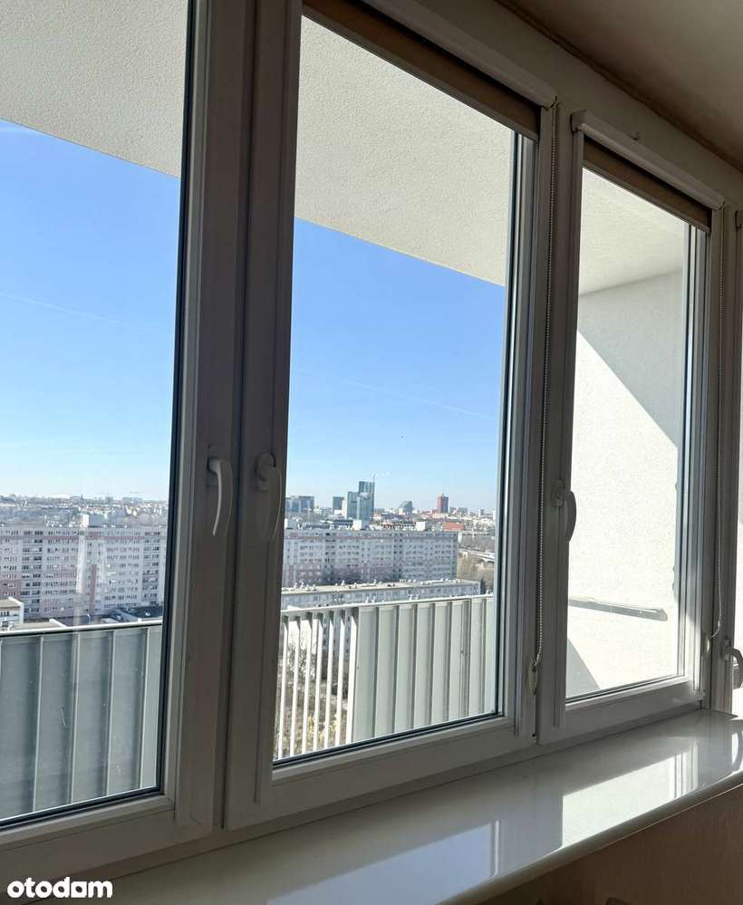 Dwa pokoje, oddzielna kuchnia, panoramiczny widok, balkon typu loggia-1