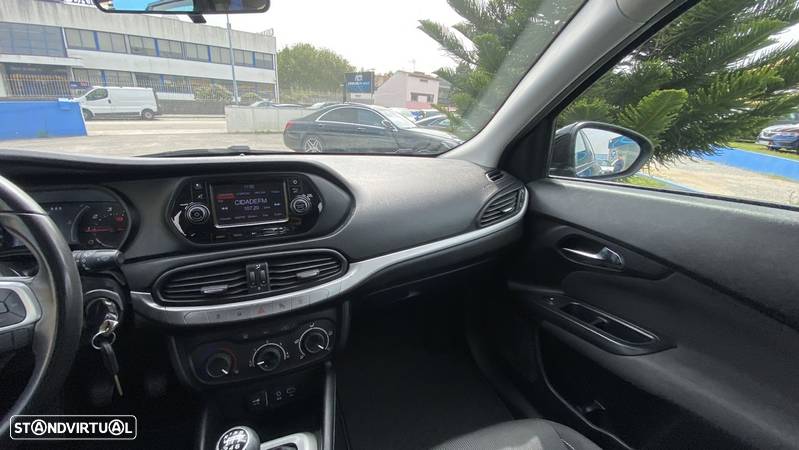 Fiat Tipo Station Wagon 1.6 M-Jet Lounge - 27