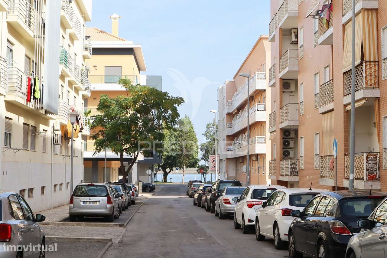T1+1 para arrendamento anual, central, perto do rio, garagem