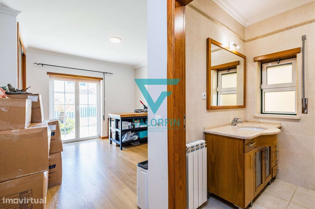 Moradia T4 c/ Jardim e Logradouro - Trutas - Marinha Grande-10