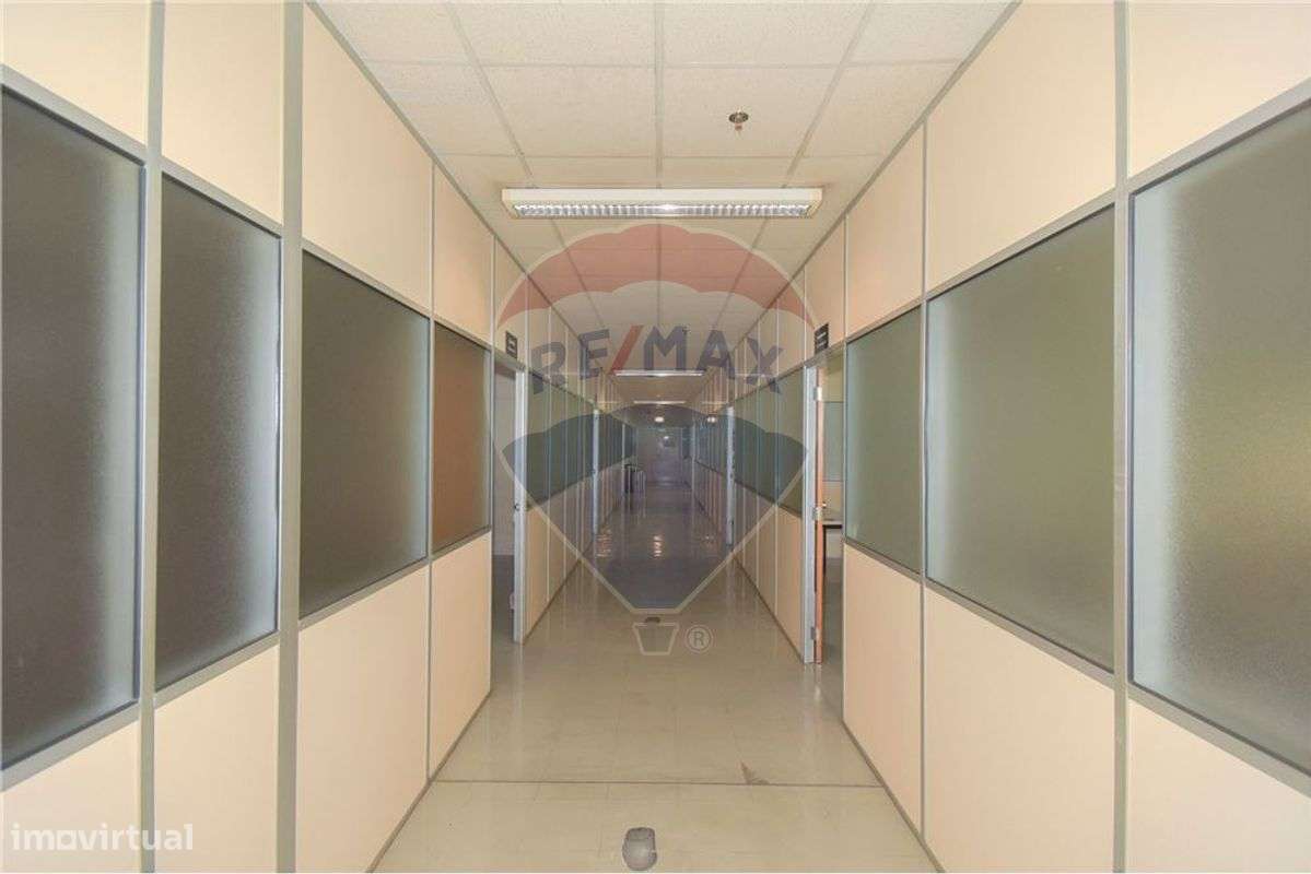 ESCRITÓRIO NO HPERMERCADO AUCHAN DA MAIA - Grande imagem: 5/13