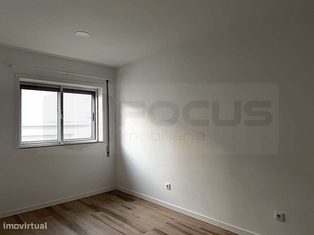 Apartamento T2 renovado com terraço Esgueira - CENTRO-14