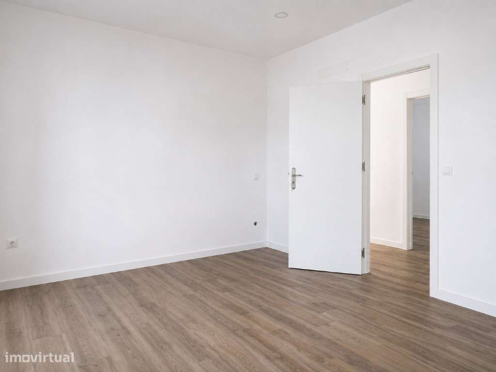 Moradia T2 com Quintal | Vila Nova da Barquinha-9