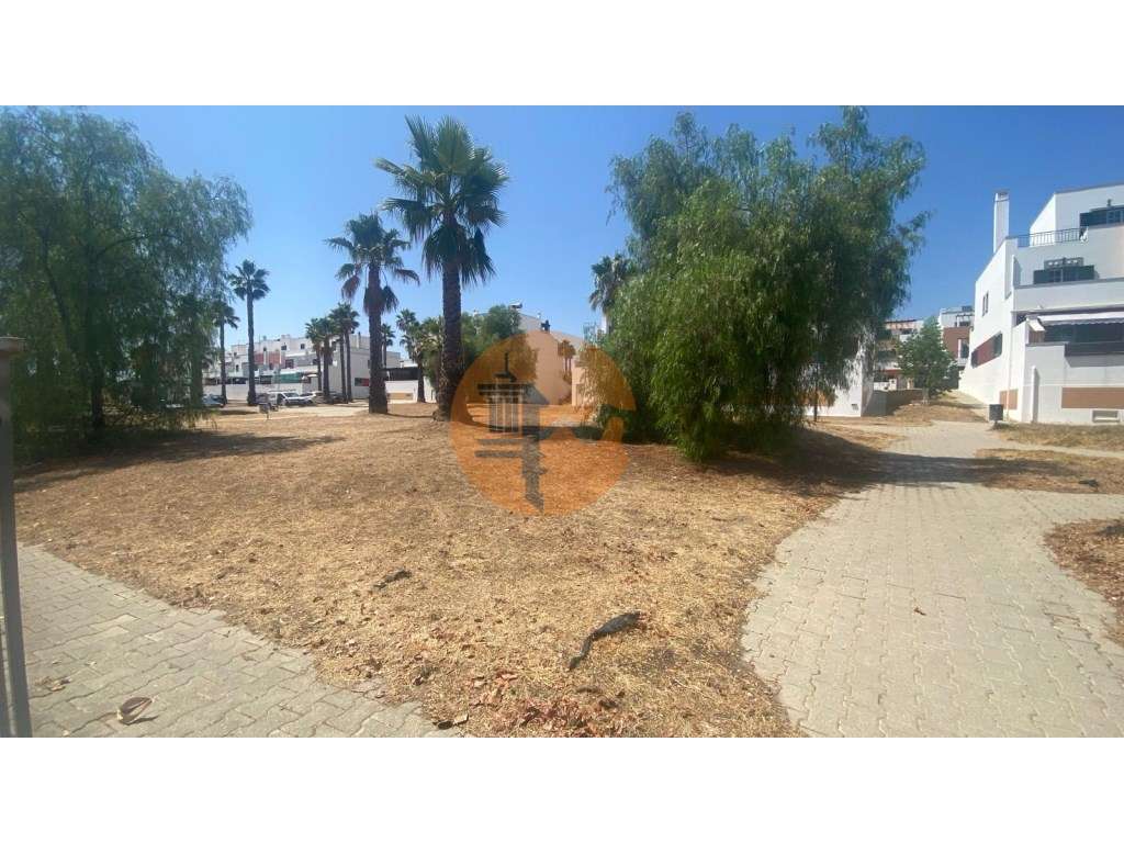 Lote com 115.90 m2 de área total, e 145 m2 de área de construção na... - Grande imagem: 3/21