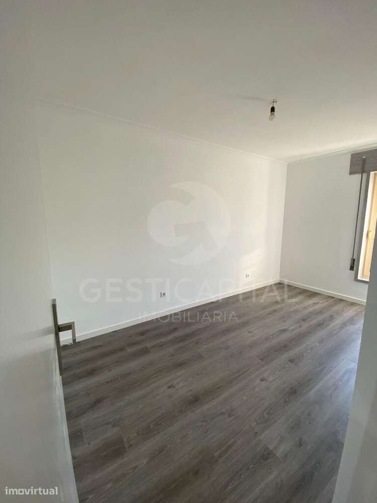 Apartamento T3 com lugar de garagem no centro do Marco de Canaveses-16