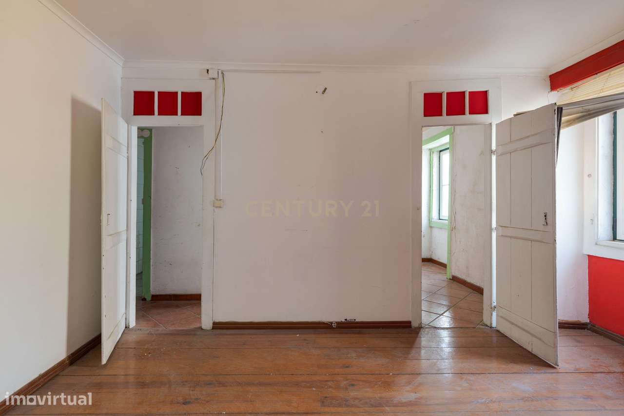 PRÉDIO PARA RECONSTRUÇÃO | RUA DA BARROCA, BAIRRO ALTO - Grande imagem: 2/16