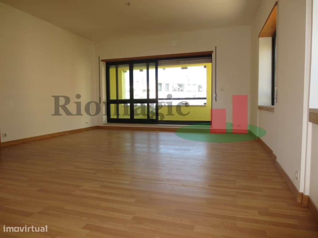 Lisboa - Apartamento T2 com Varanda vista Rio no Parque das Nações - Grande imagem: 4/14