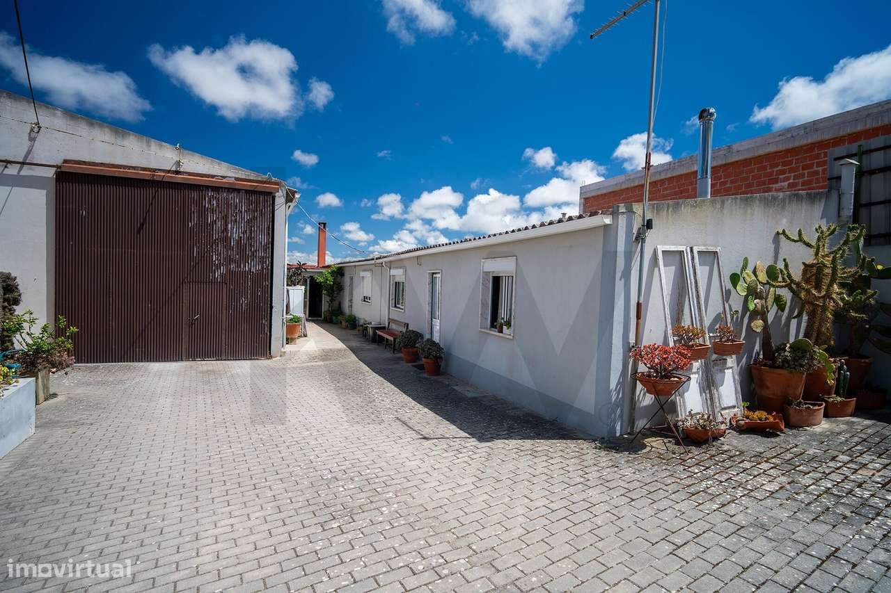 Moradia T3 com Pavilhão de 198 m2 e Terreno de 976 m2 | Fonte Grada, T-16
