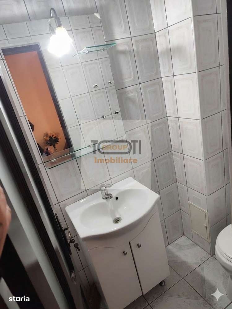 Apartament de vânzare în zona NICOLINA - 3 camere, decomandat, mobilat-10