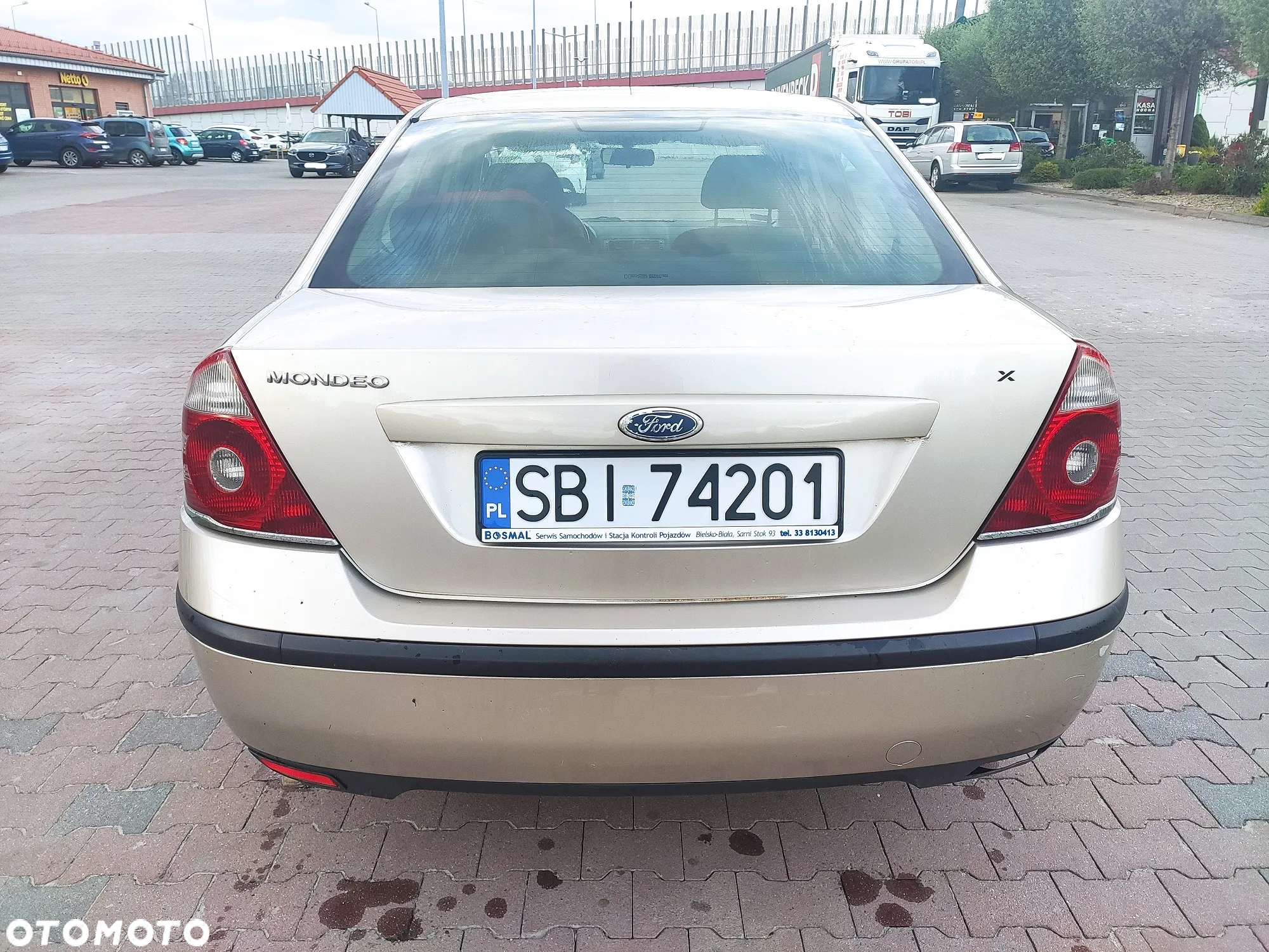 Ford Mondeo 2.0 Ghia - 12