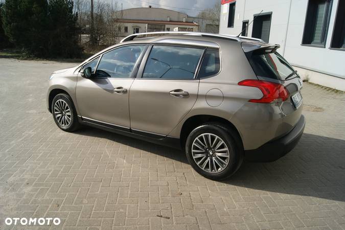 Peugeot 2008 1.6 e-HDi Allure S&S - 9