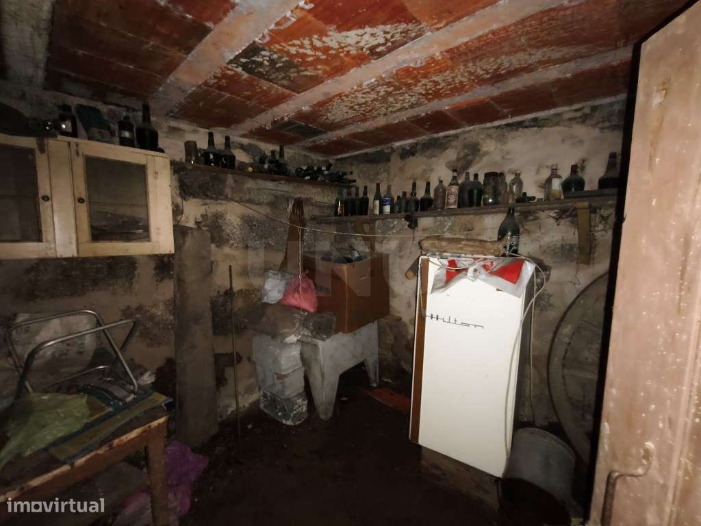 Casa com grande potencial de valorização - Ideal para remodelar-17