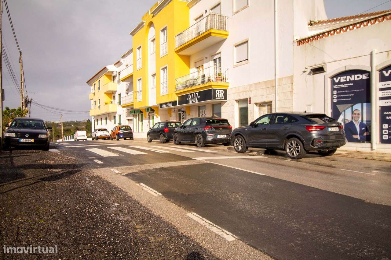 Edifício para Restauração com Terraço - Tituaria, Milharado-19