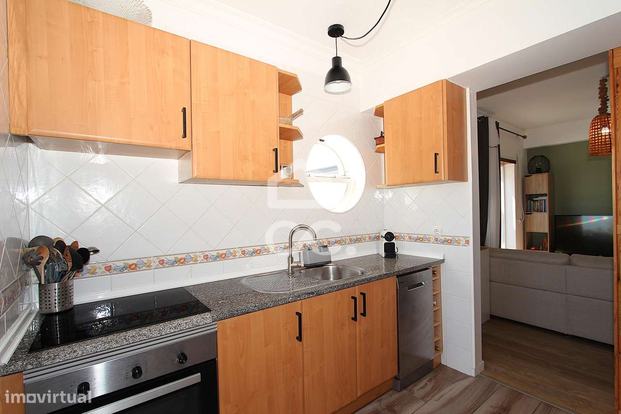 Apartamento T2 com terraço, vista mar e lugar de garagem em Armação de-13