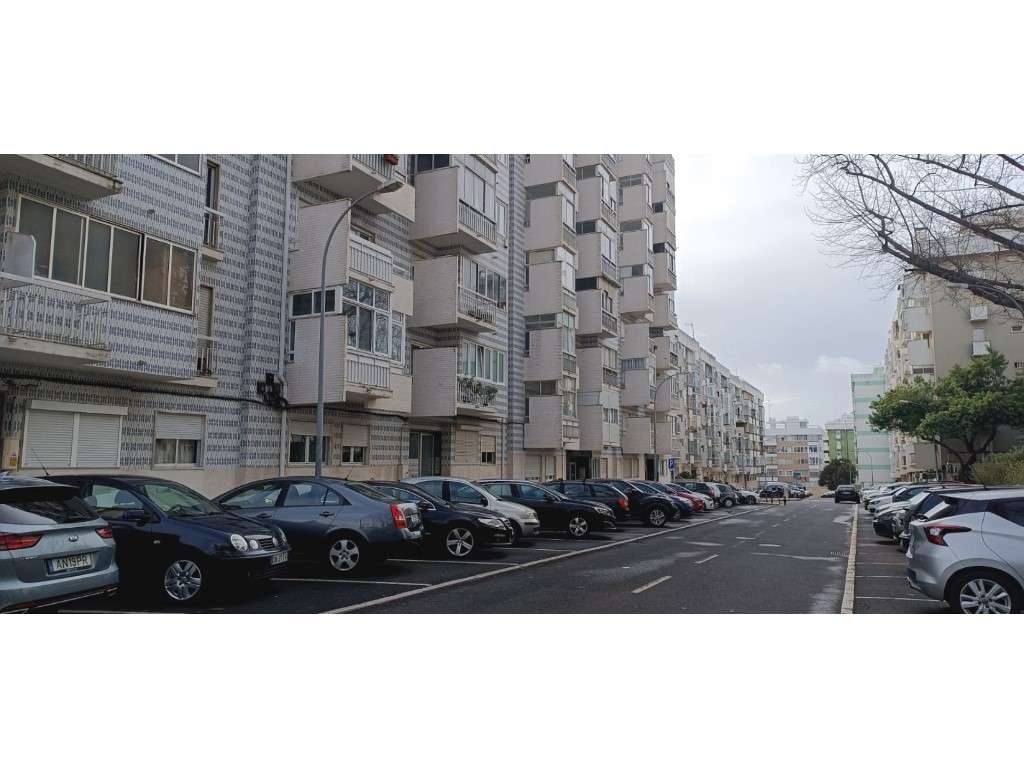 Apartamento T2 Totalmente Remodelado - Oeiras - Figueirinha-27