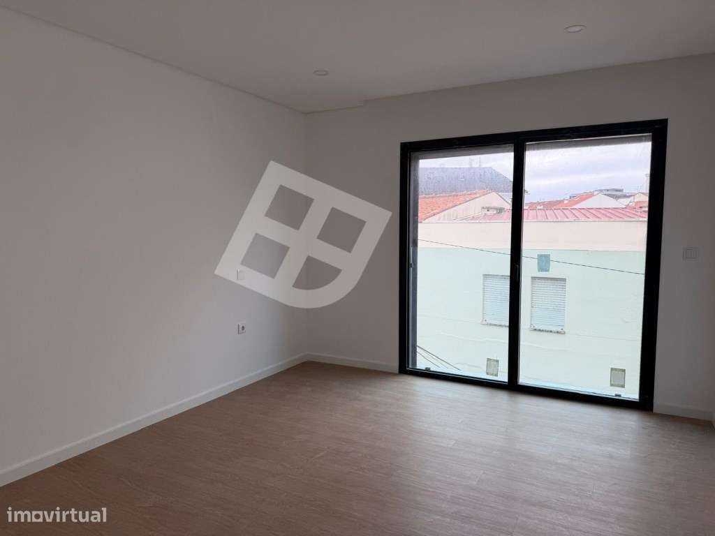 Apartamento T2 Novo c/ Varanda - Pronto Habitar | Esgueira-10