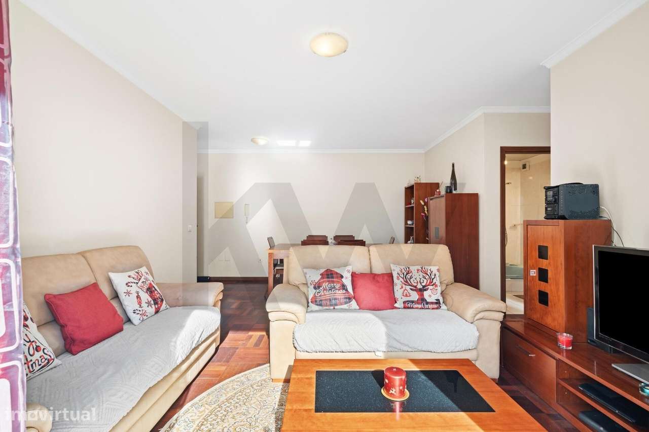 Apartamento T2+1 com Elevador e Garagem Caniço - Grande imagem: 4/29