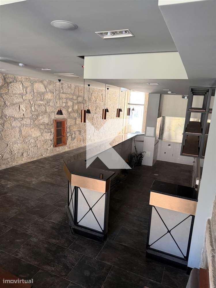 Loja nova com Jardim no Centro do Porto – Ideal para Comércio ou Resta - Grande imagem: 4/16