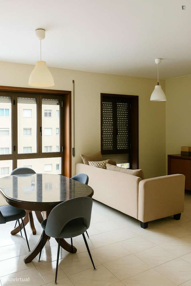 Quarto - localizado em Matosinhos Porto - Grande imagem: 4/5