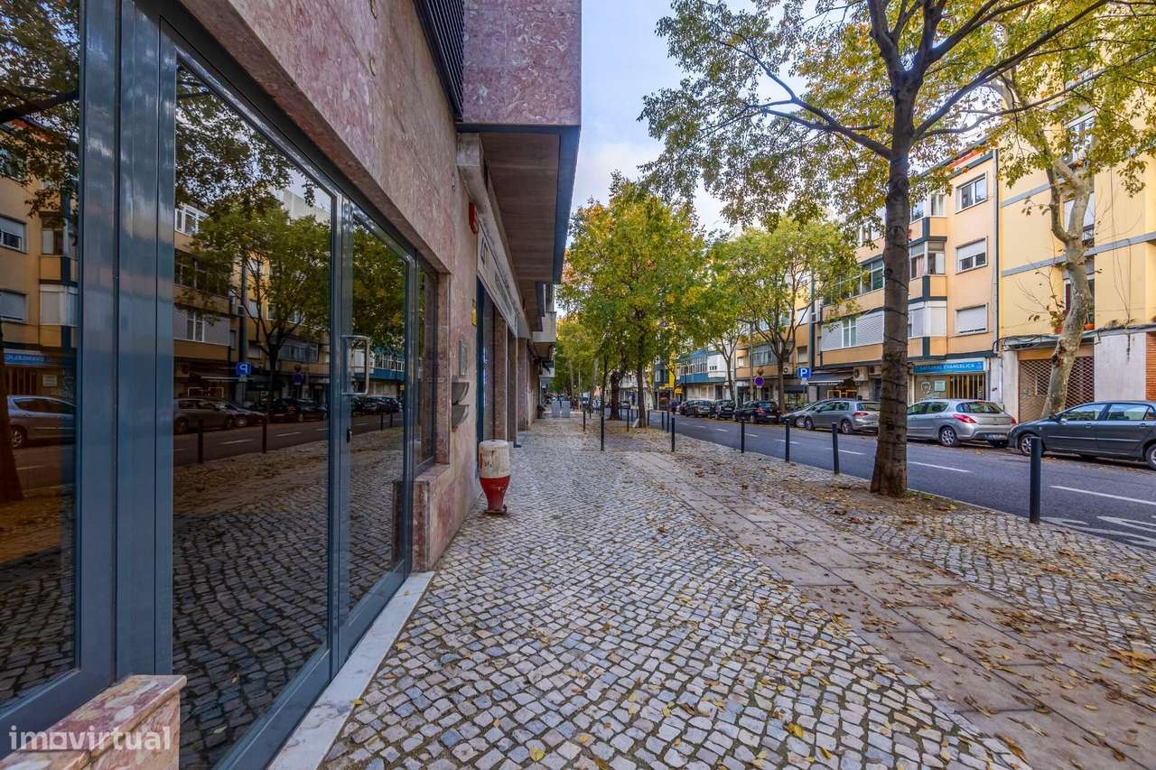 Arrendamento T3 em Benfica com garagem - Grande imagem: 3/28