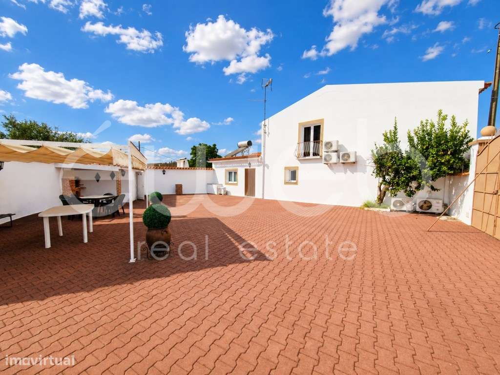 Moradia T4 de Arquitetura Alentejana com Piscina, Motrinos, Regueng...-55