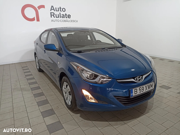 Hyundai Elantra - 3