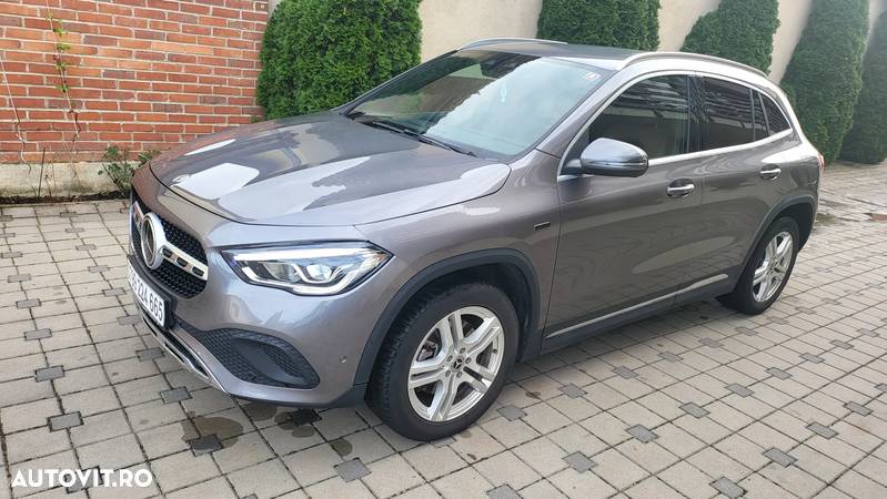 Mercedes-Benz GLA - 14