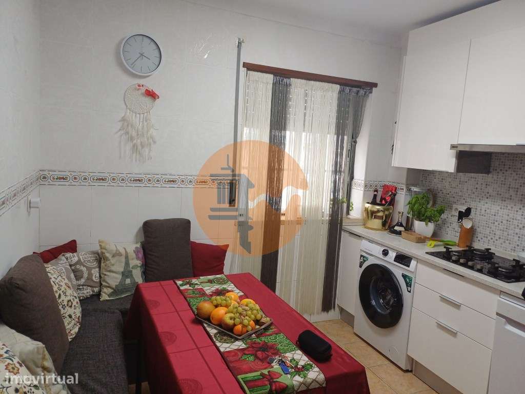 Apartamento T2 com 2 WC Renovado com lugar de parqueamento em garag... - Grande imagem: 2/34