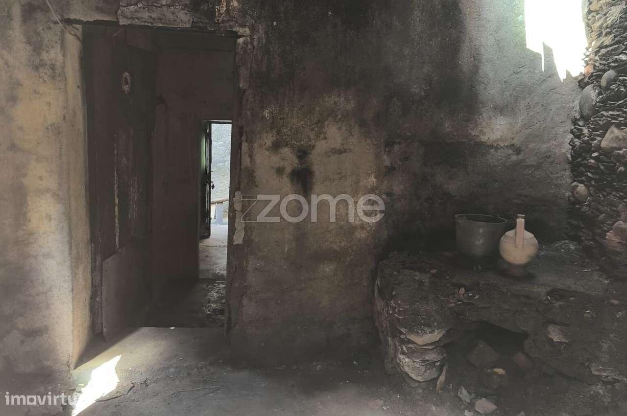 Moradia para Remodelação Total em Cabouco - Ceira-6