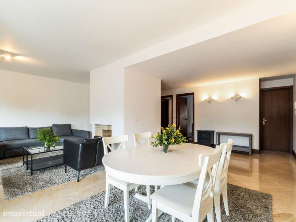 Apartamento T2 em condomínio fechado no centro do Estoril - Grande imagem: 4/26