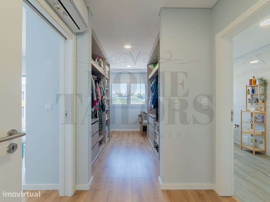 Moradia T3 em Caneças, com excelente jardim e garagem-18