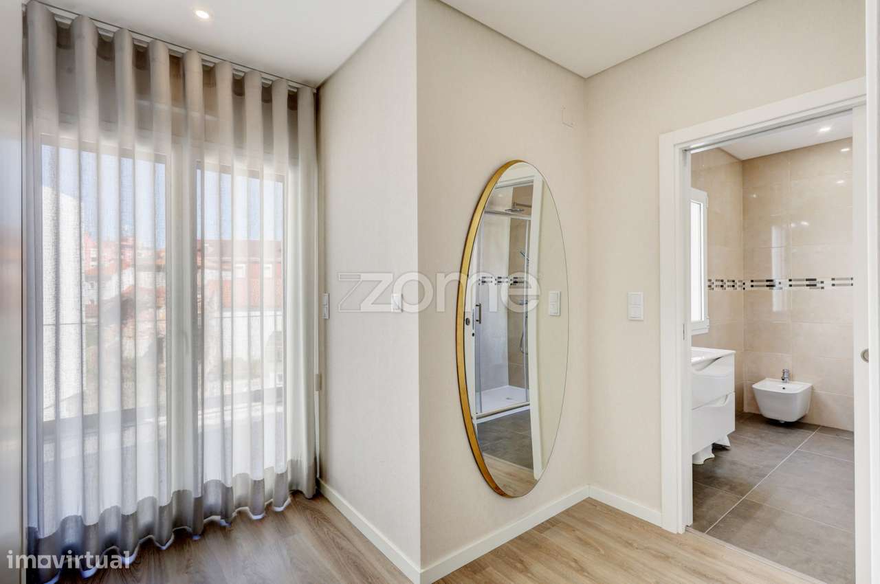 Apartamento T5 Novo em Sacavém-35